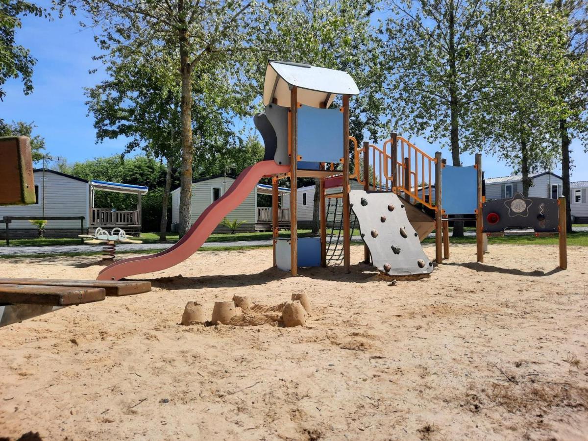 فندق كولفيل سور ميرفي  Camping Le Robinson المظهر الخارجي الصورة